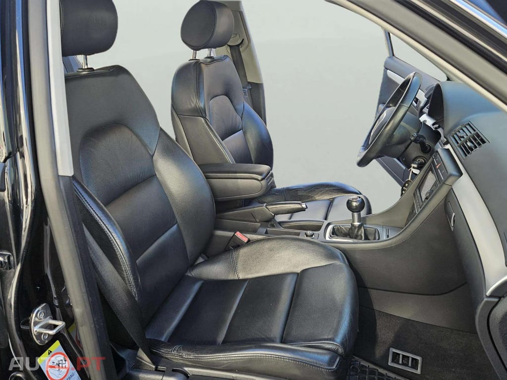 Audi A4 2.0 TDi quattro S Edition