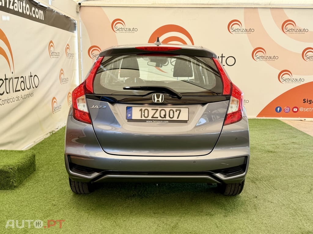 Honda Jazz 1.3 I-VTEC Comfort +Connect. Navi CVT
