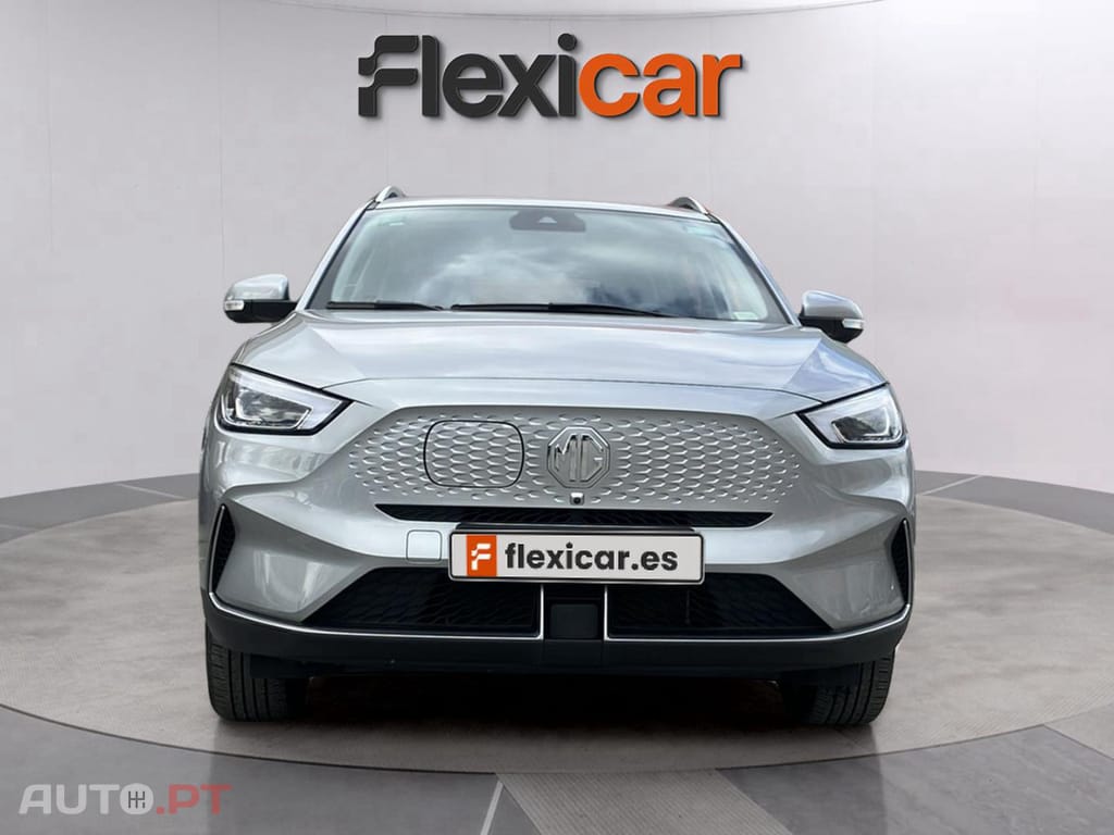 MG ZS EV 72.6 kWh Luxury OBC 11 KW