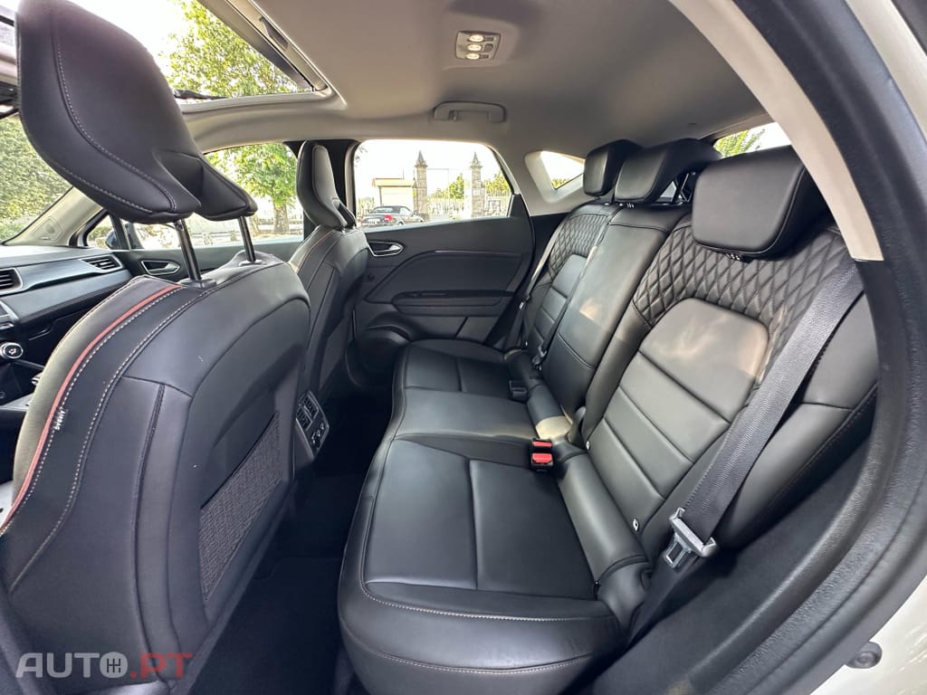 Renault Captur 1.6 E-Tech Plug-In Initiale Paris