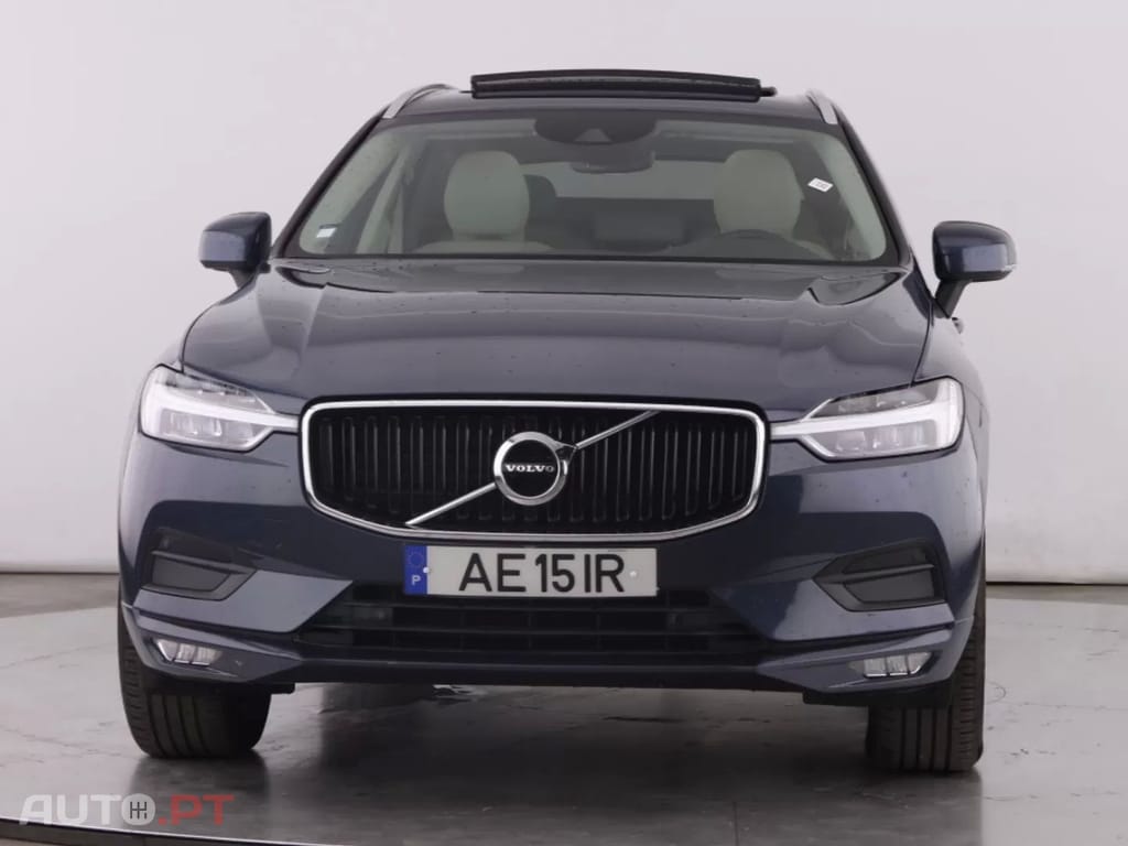 Volvo XC60 2.0 B4 Momentum Plus