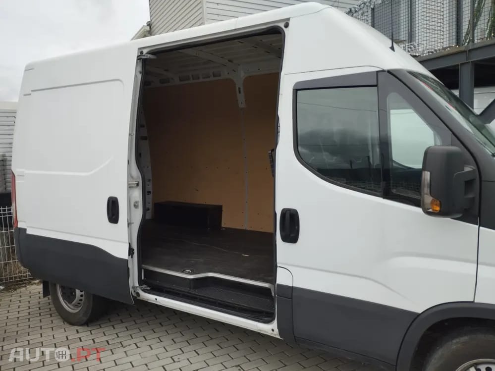 Iveco Daily 35S12V