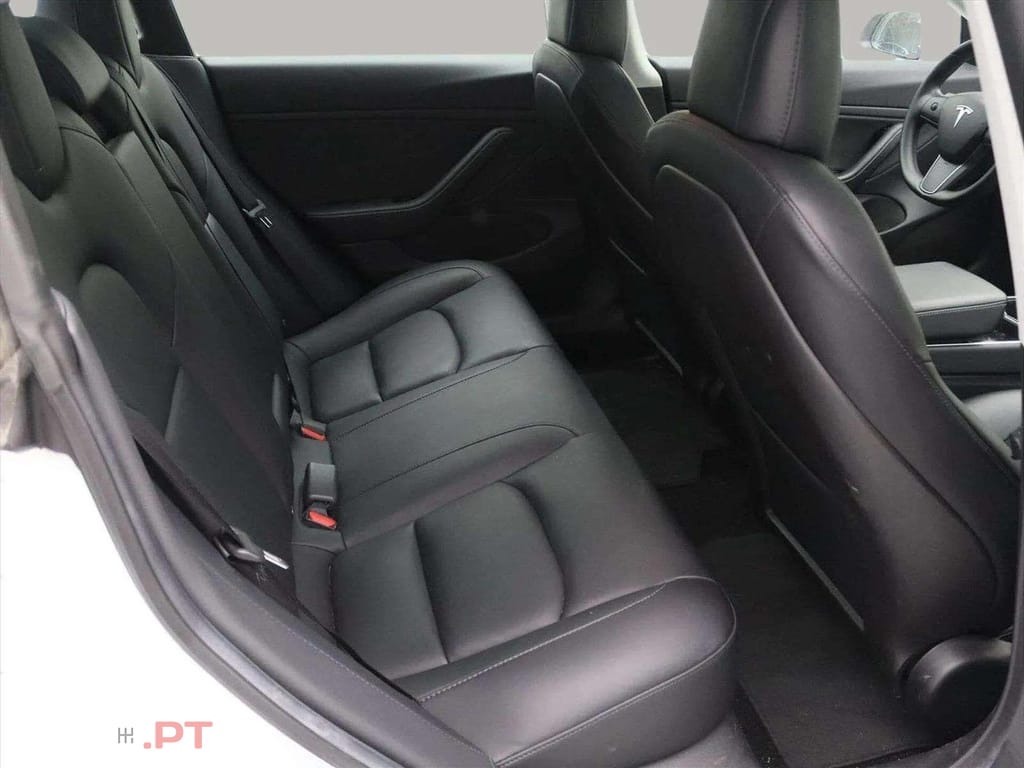 Tesla Model 3 Standard RWD Plus AUTOPILOT