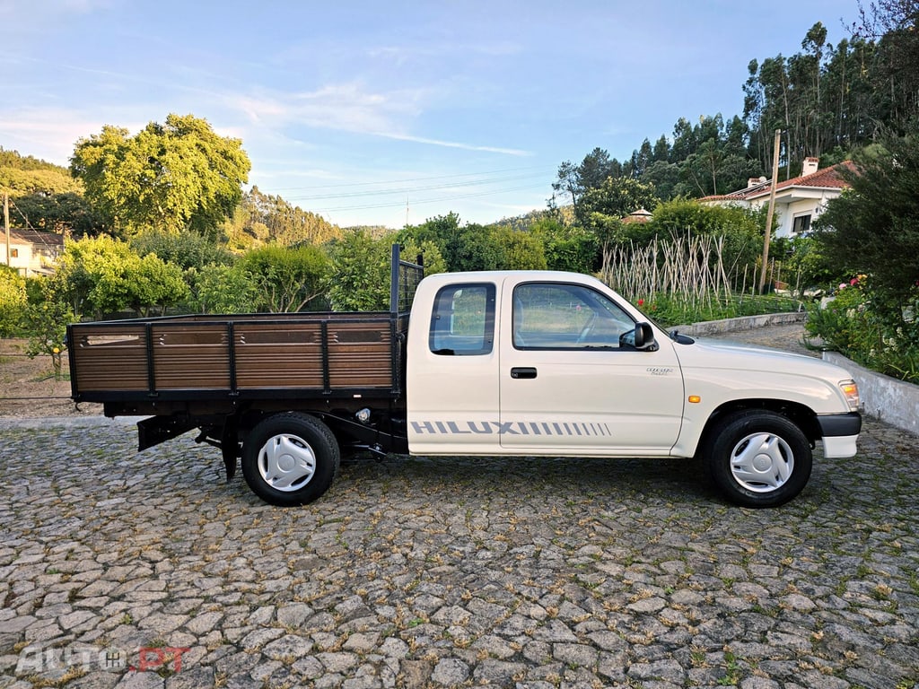 Toyota Hilux 2.4 D LN150LT CE