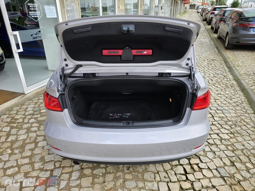 Audi A3 Cabrio 1.6 TDi Attraction