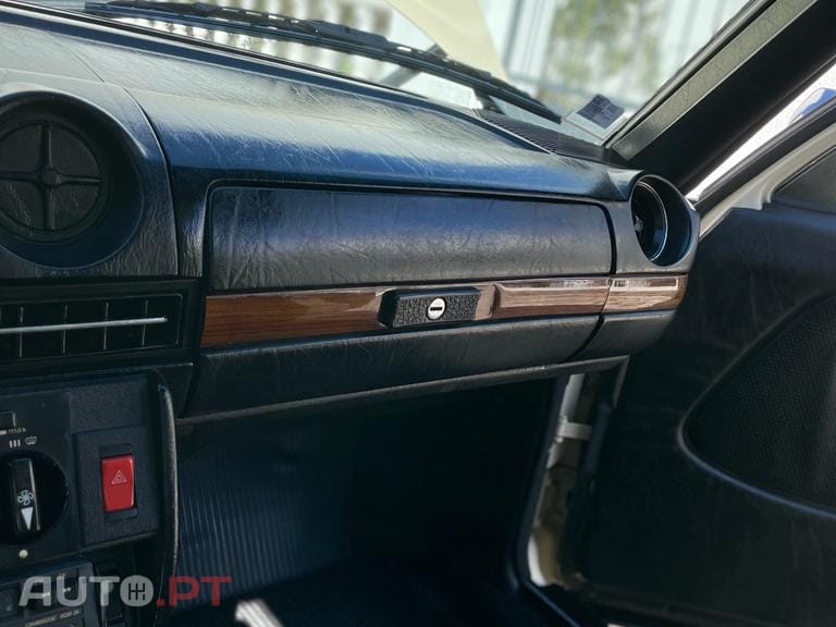 Mercedes-Benz 300 D (w123)
