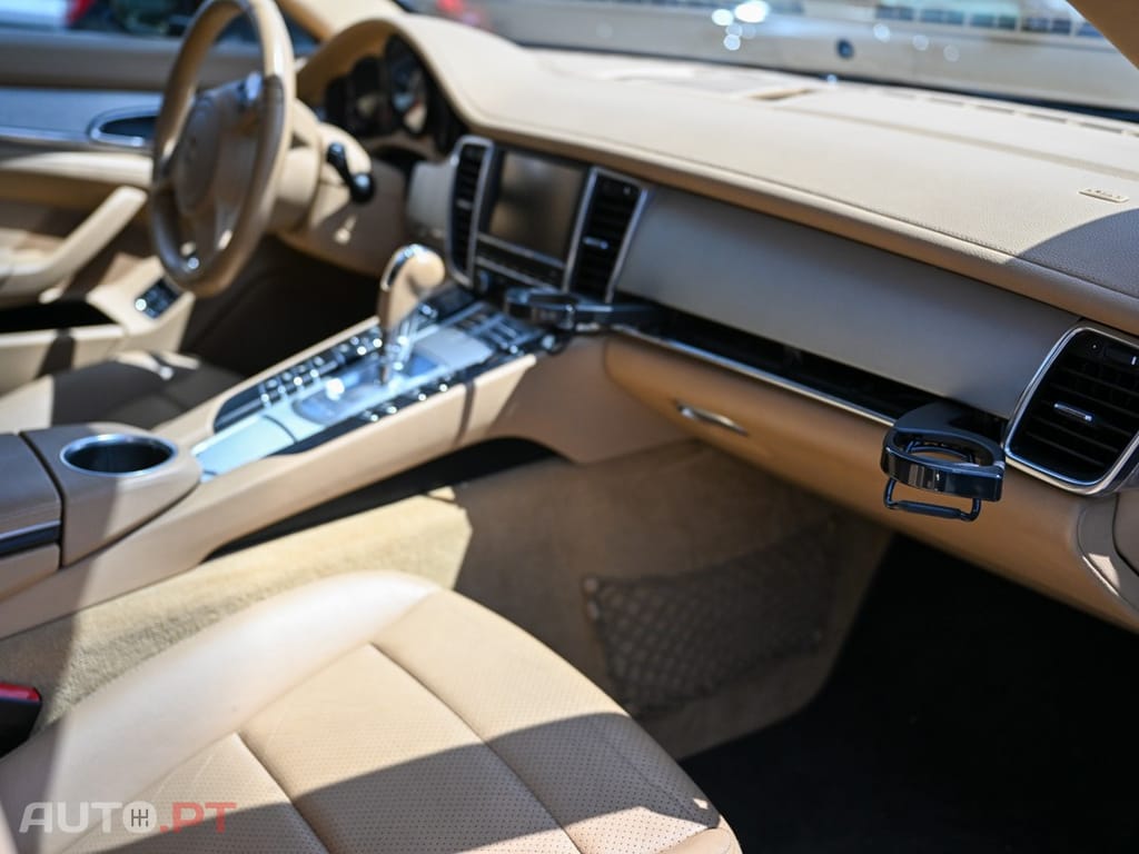 Porsche Panamera S Hybrid J19
