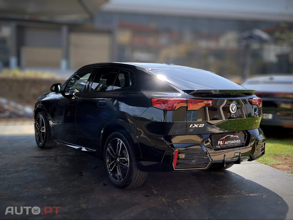 BMW iX2 eDrive20 Pack Desportivo M — fotografia 5