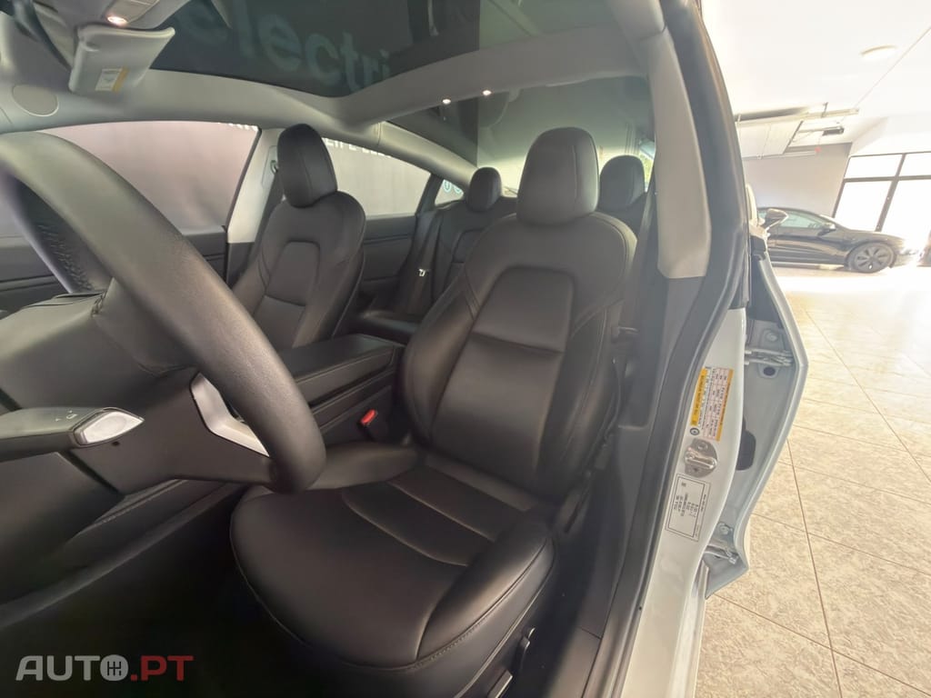 Tesla Model 3 Performance Dual Motor AWD — fotografia 9