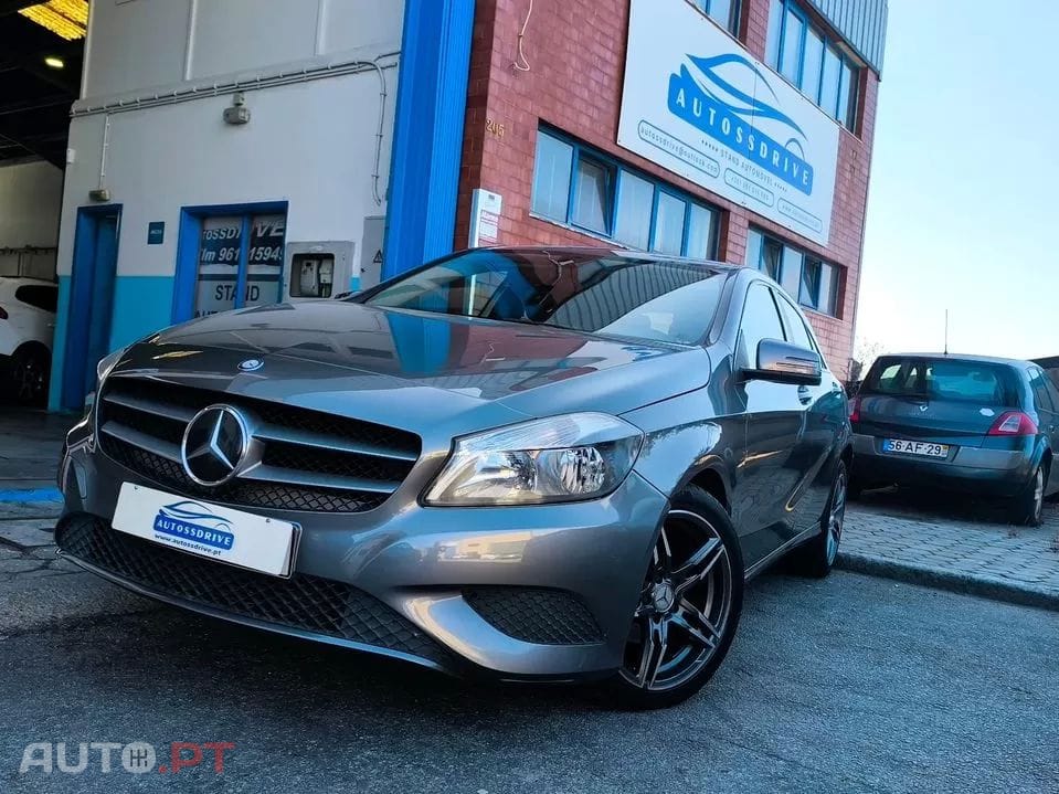Mercedes-Benz A 180 CDI BlueEFFICIENCY — fotografia 14