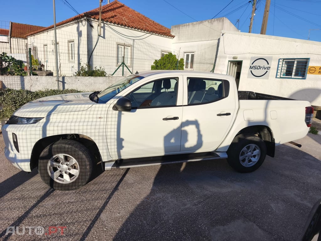 Mitsubishi L200 2.3 DI-D Strakar Space Cab Connect Edition 4WD