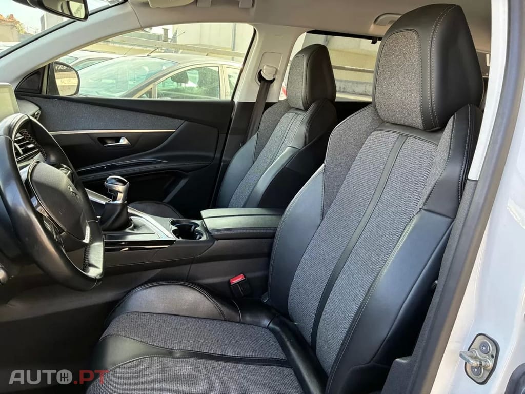 Peugeot 5008 1.5 BlueHDi Allure