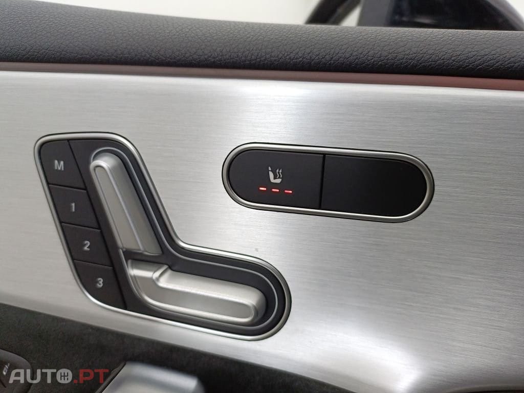 Mercedes-Benz A 250 e AMG Line