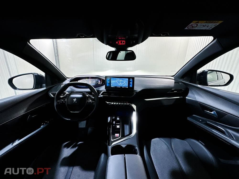 Peugeot 5008 Hybrid 136 E-DCS6