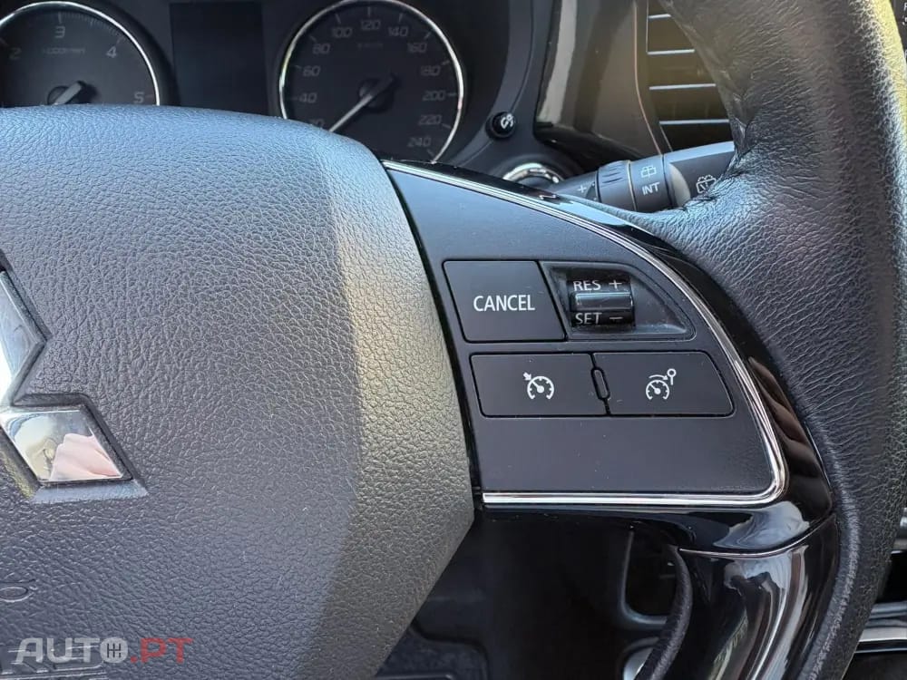 Mitsubishi Outlander 2.2 DI-D Instyle Navi