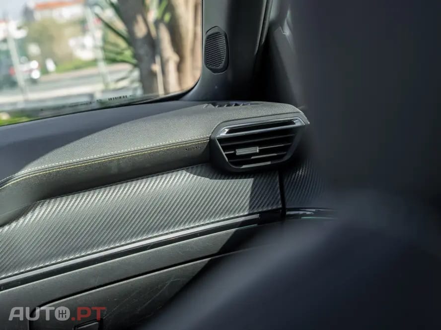 Peugeot E-2008 50 kWh GT