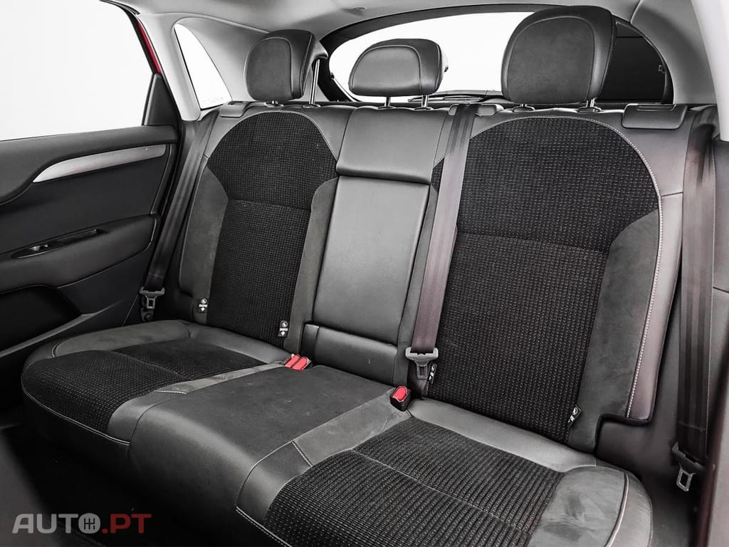 Citroen C4 1.2 e-THP Shine