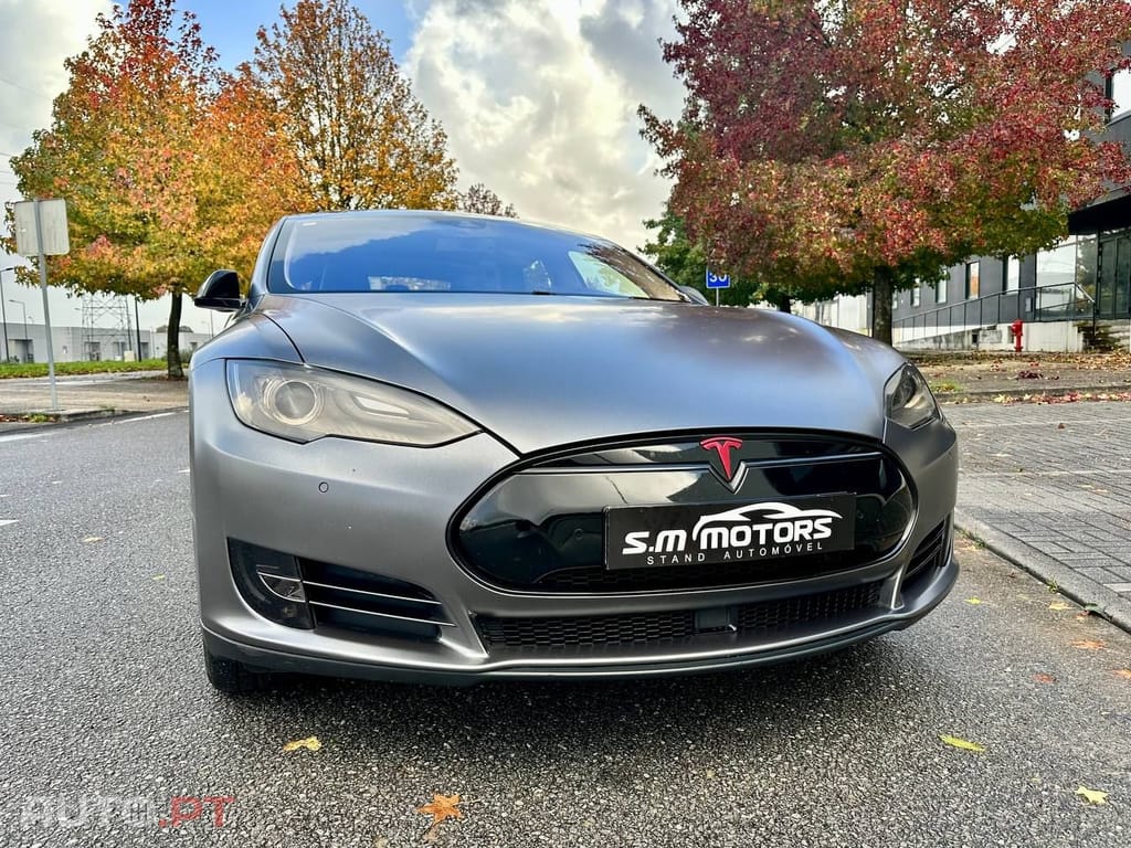 Tesla Model S 85
