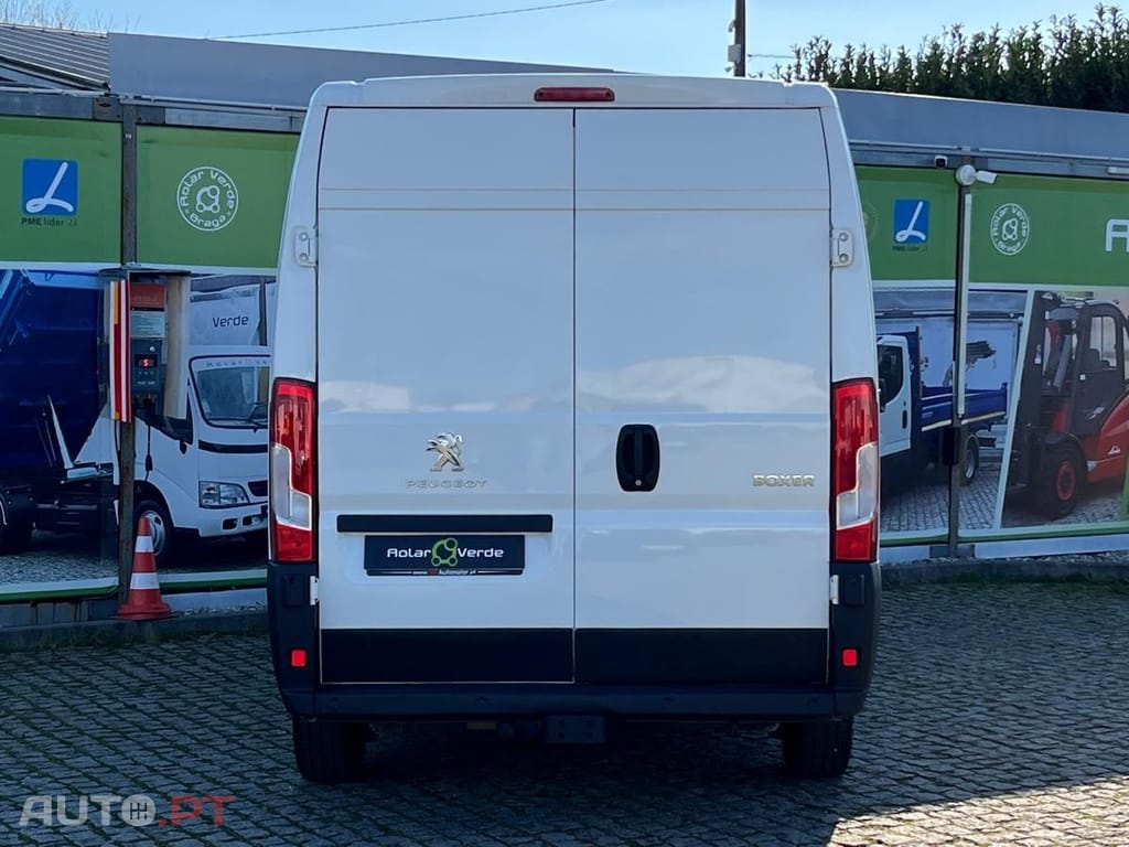 Peugeot Boxer 2.2 BlueHDi 330 L1H1 Premium