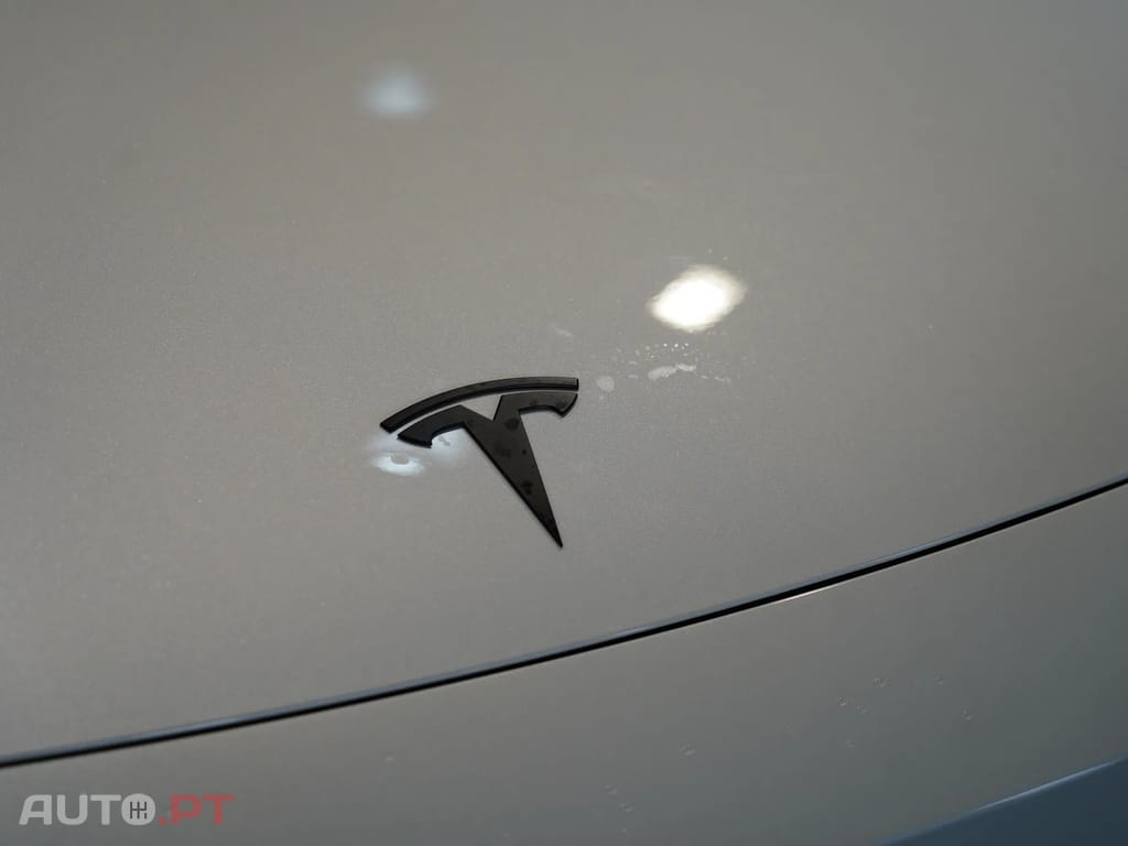 Tesla Model 3 Tração Traseira