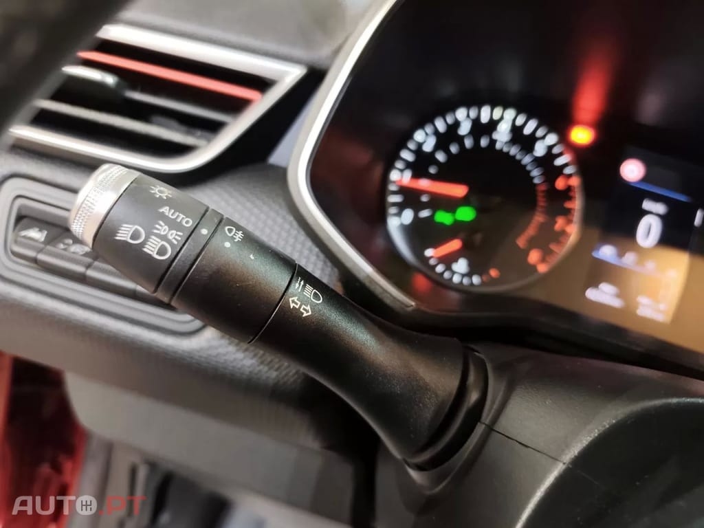 Renault Clio TCe 100 INTENS — fotografia 15