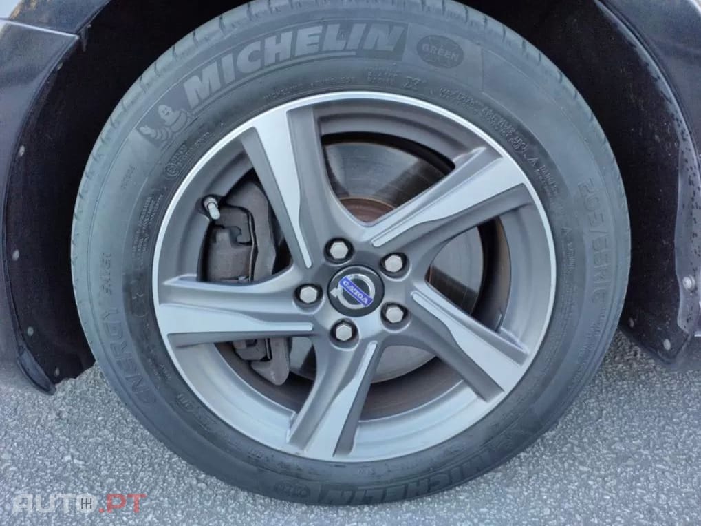Volvo V40 2.0 D4 R-Design Summum
