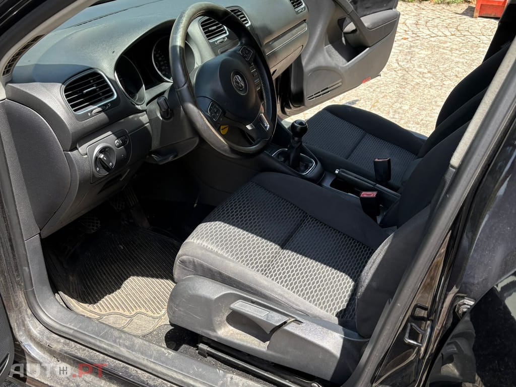Volkswagen Golf VI