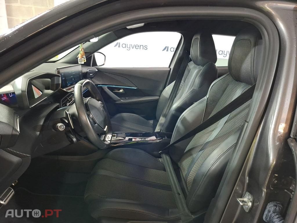 Peugeot 2008 1.5 BlueHDi GT EAT8