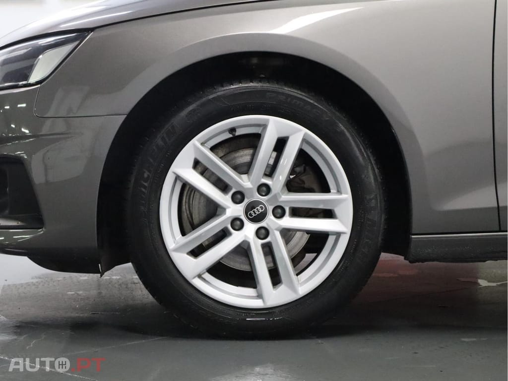Audi A4 30 TDI S tronic Avant