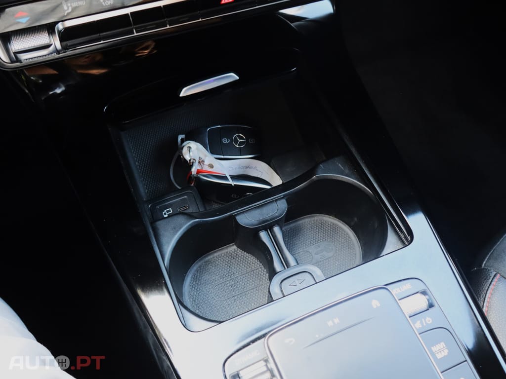 Mercedes-Benz CLA 250 e  Shooting Brake AMG Line