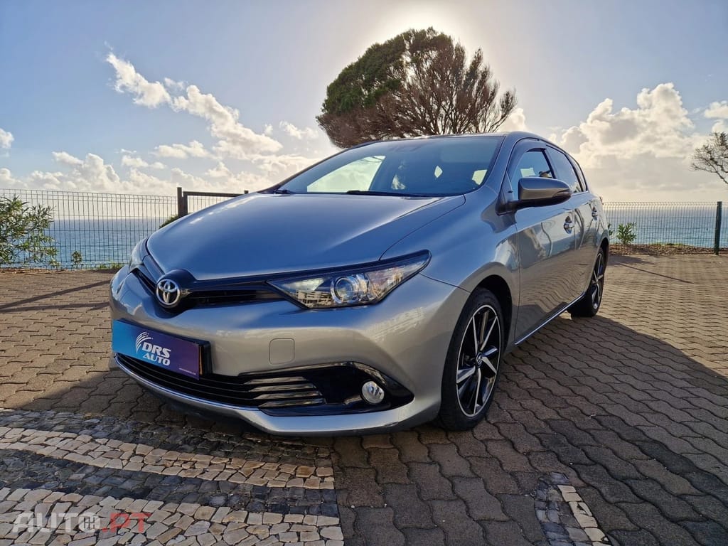 Toyota Auris 1.4 D-4D Com. +P.Sport +TSS+Navi