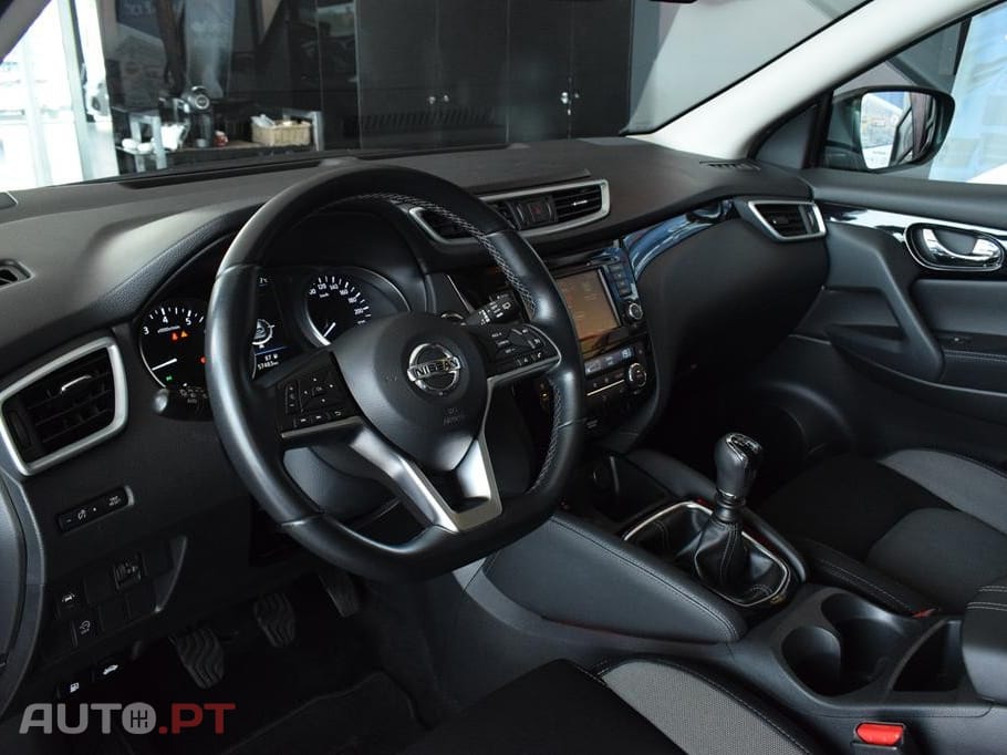 Nissan Qashqai 1.3 DIG-T Tekna Premium