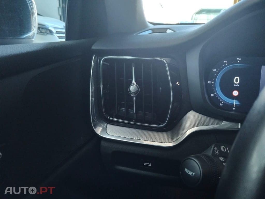 Volvo V60 2.0 B4 Momentum Plus Geartronic