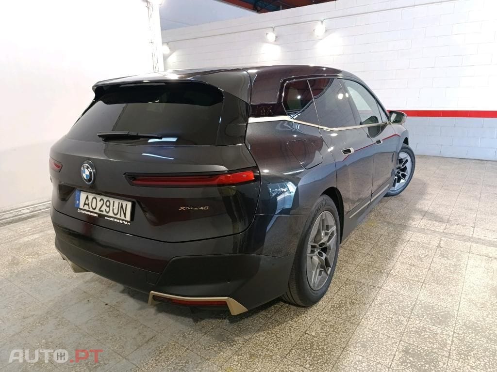 BMW iX xDrive 40