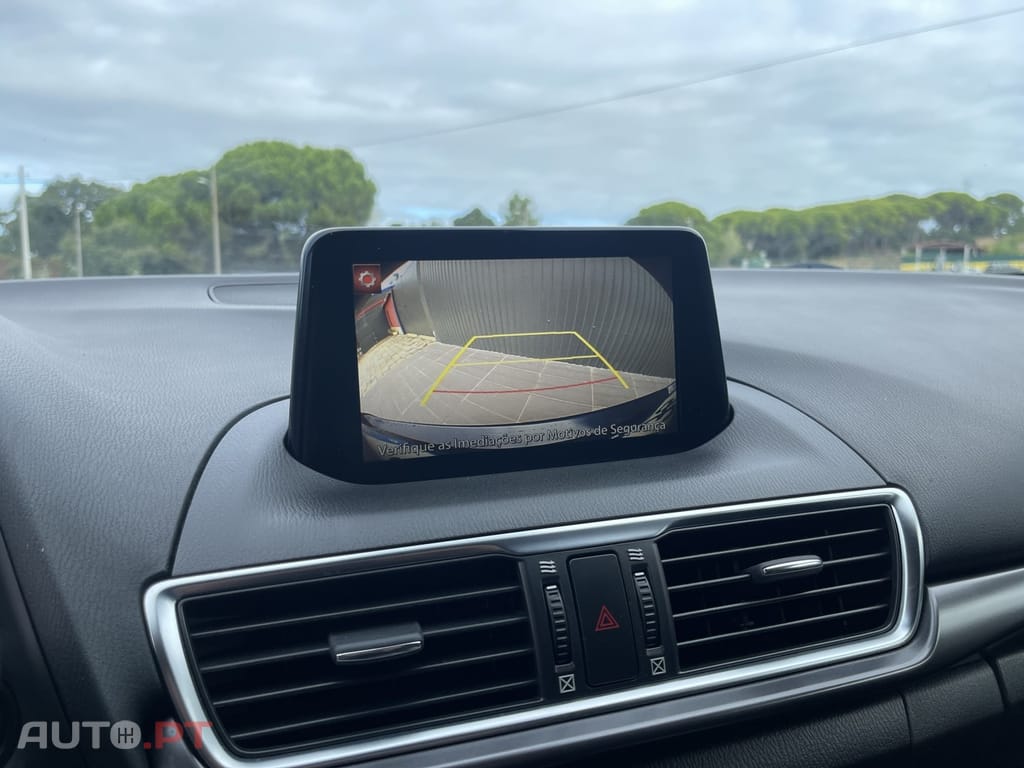 Mazda 3 1.5 Sky-D Excellence Navi