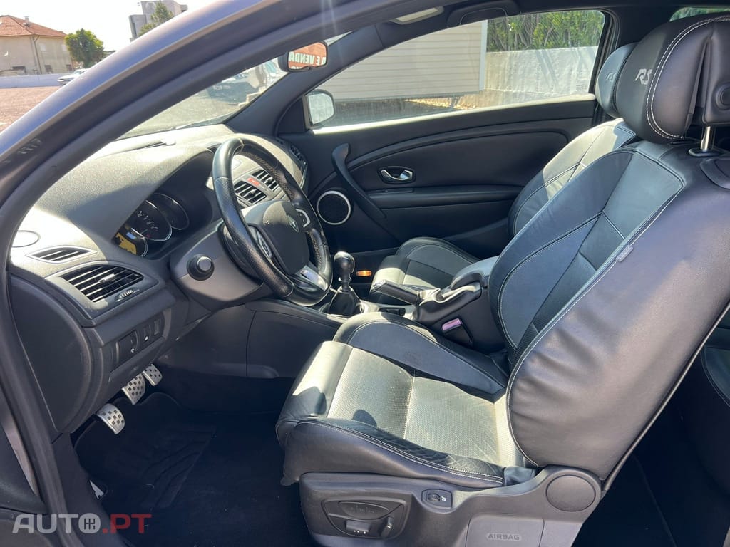 Renault Mégane Coupe 2.0 T 16V RS