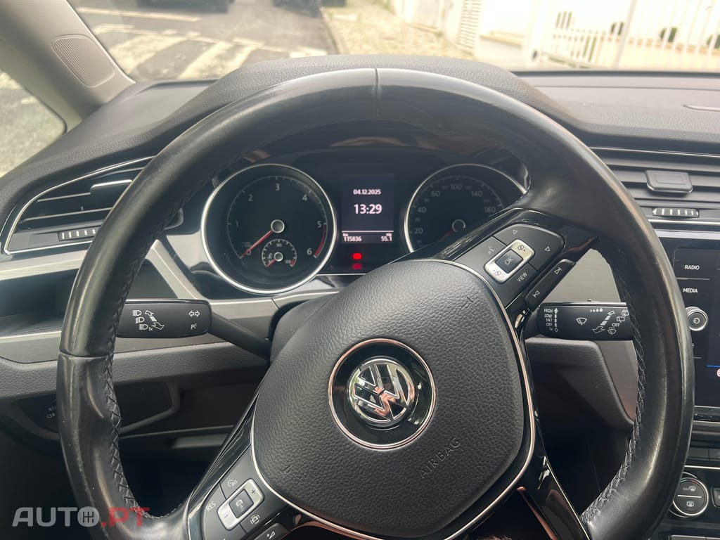 Volkswagen Touran Advance 1.6 TDI