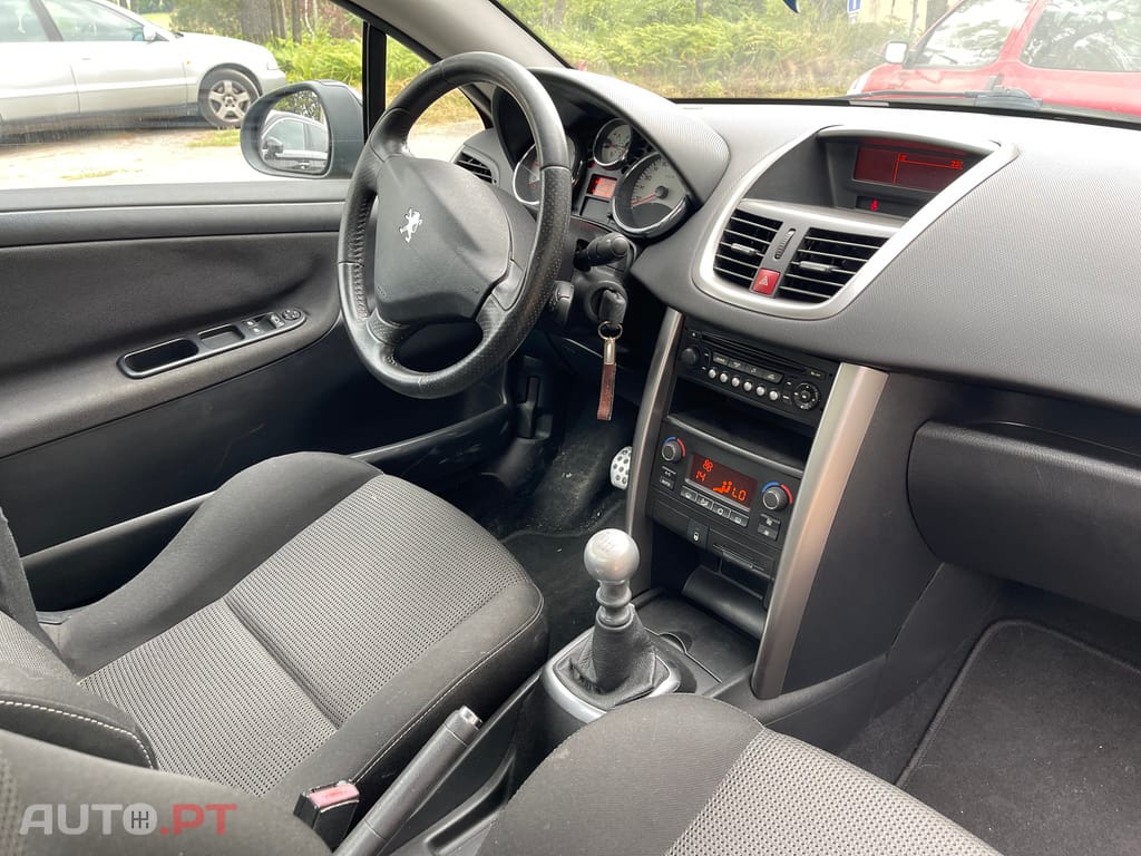 Peugeot 207 CC 2000