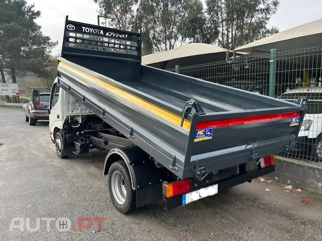 Toyota Dyna M 3.0D-4D Báscula nova