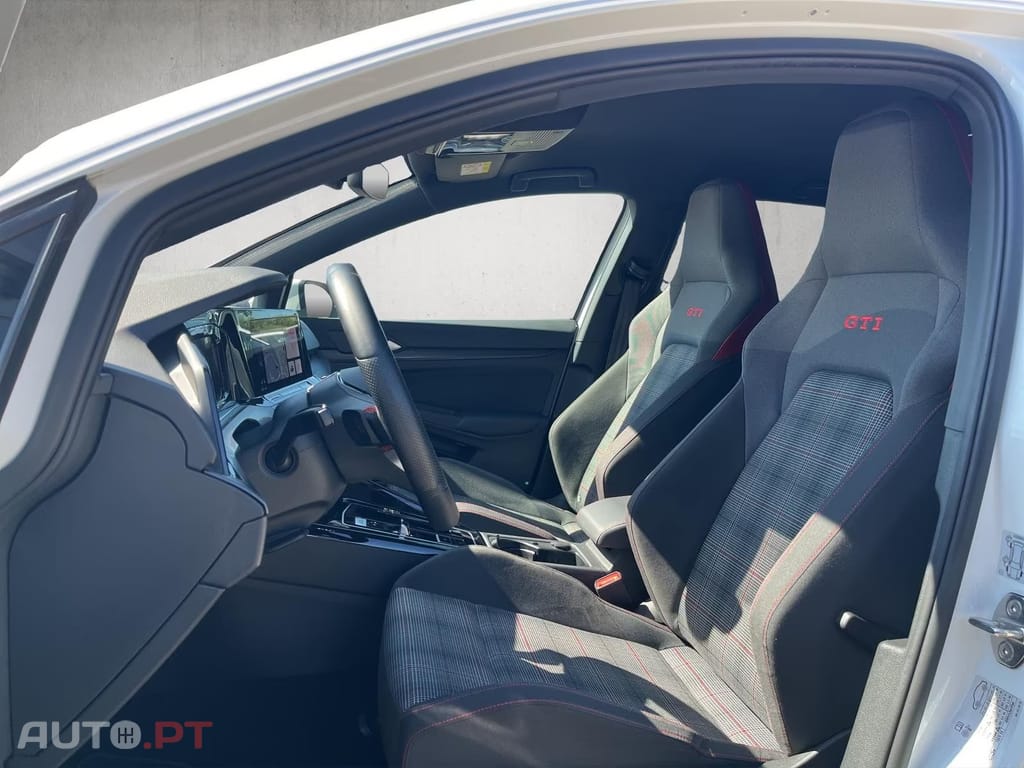 Volkswagen Golf 2.0 TSI GTI DSG