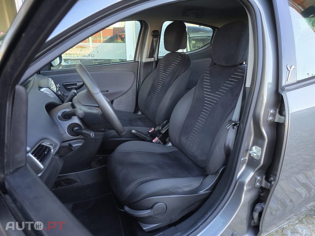 Lancia Ypsilon 1.3 M-jet S&S Platinum