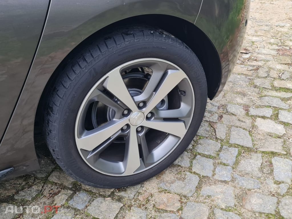 Peugeot 308 1.6 BlueHDi Allure J17