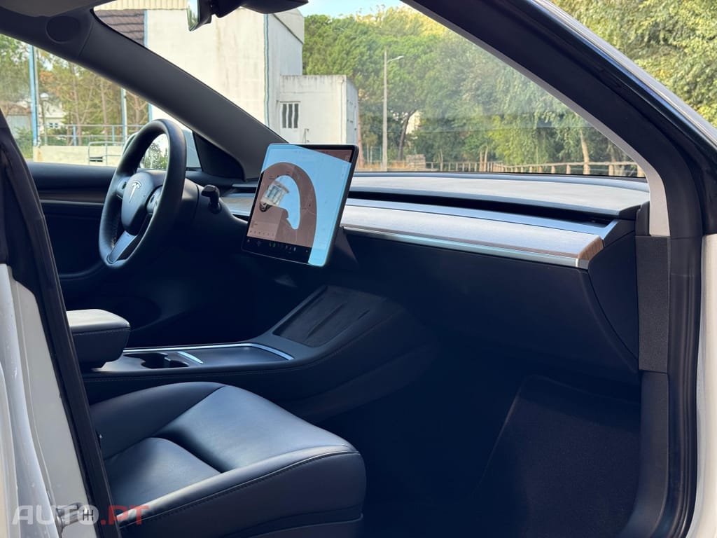 Tesla Model 3 Standard Range Plus RWD