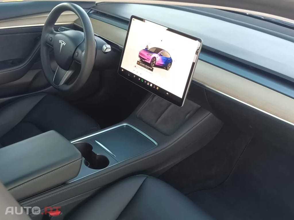Tesla Model 3 Standard RWD — fotografia 13
