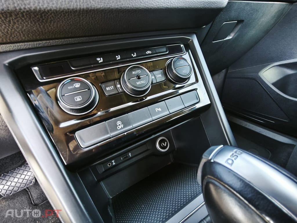 Volkswagen Touran 1.6 TDI Confortline DSG