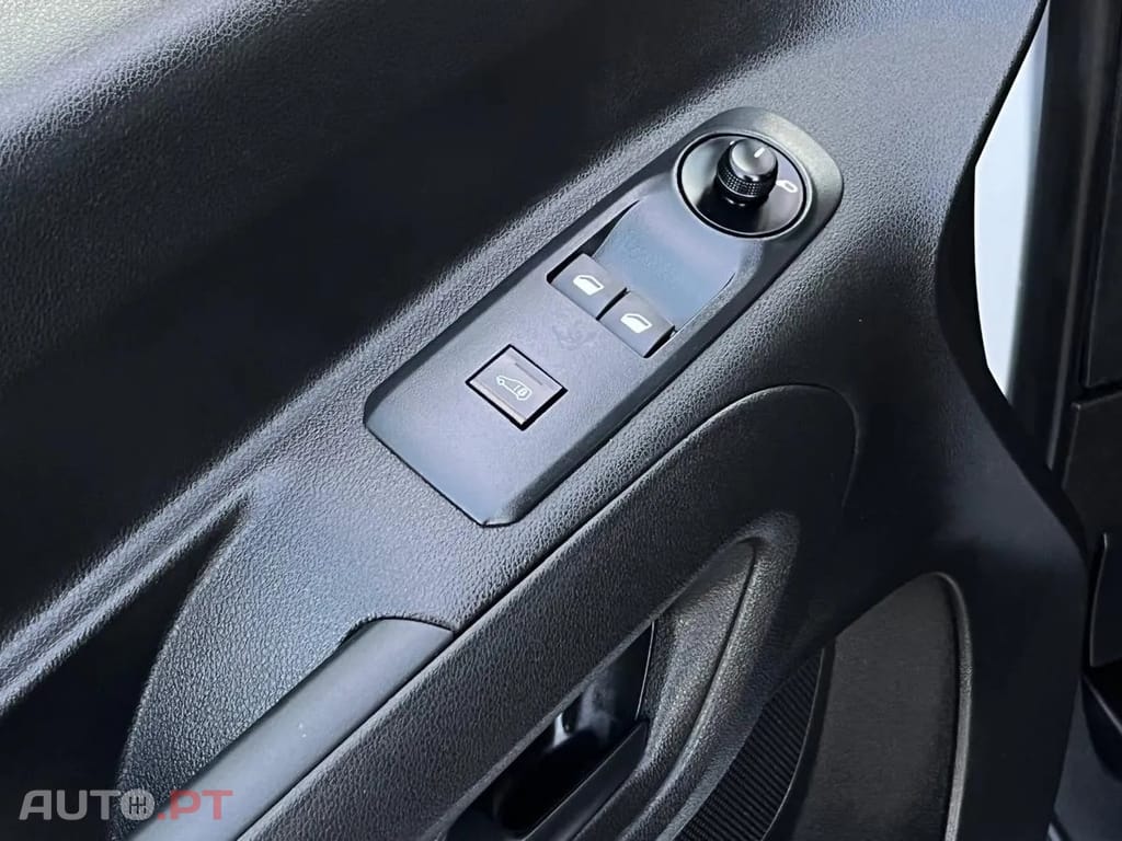 Fiat Doblo 5 LUGARES LONGA