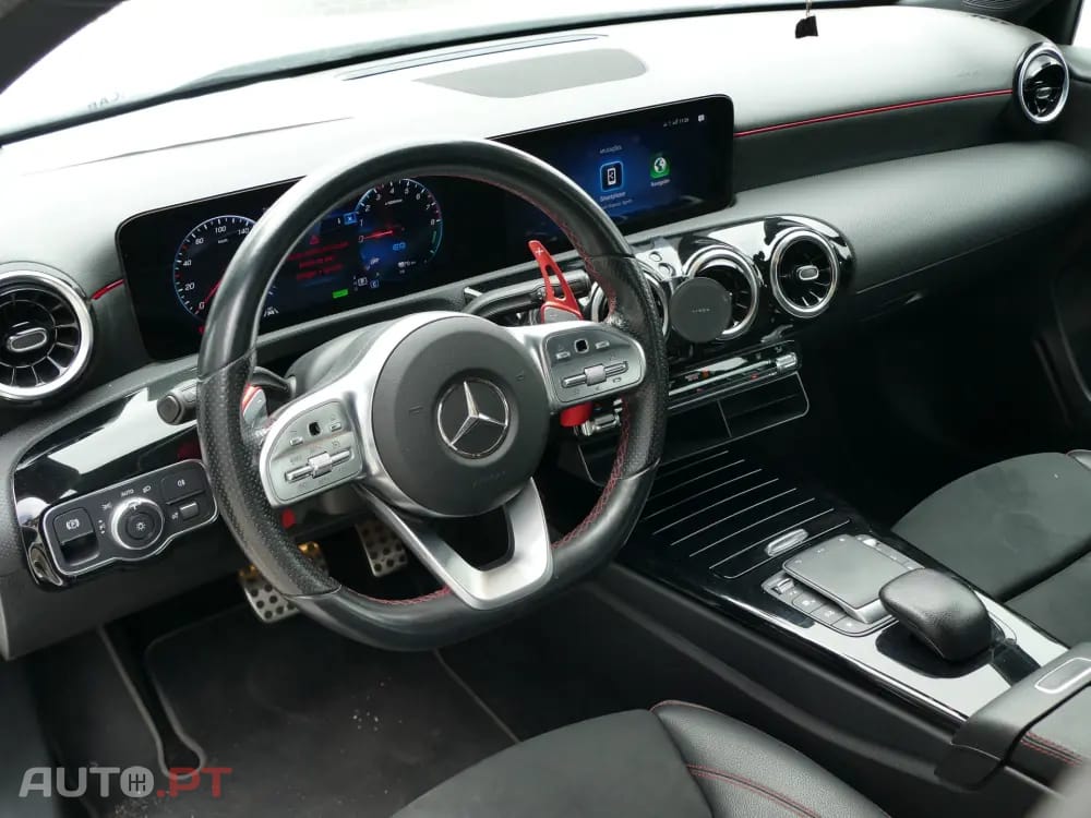 Mercedes-Benz A 250 e AMG Line