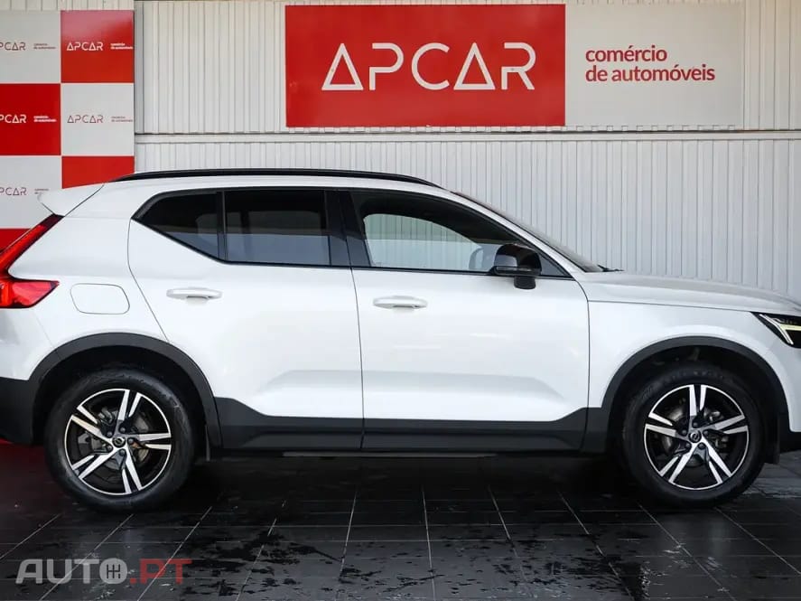 Volvo XC40 1.5 T2 Plus Dark Auto