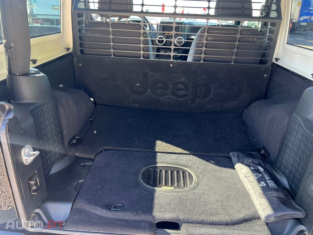 Jeep Wrangler 2.8 CRD Sahara AT