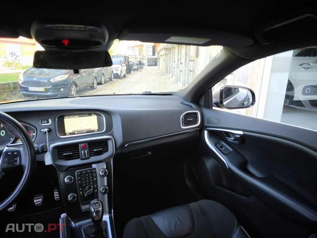 Volvo V40 D2 R Design